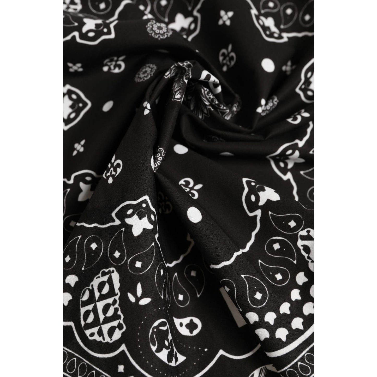Dolce & Gabbana Black White Bandana Square Foulard Scarf 1728,67345645728,Accessories,Black and White,Dolce & Gabbana,Material: 100% Cotton,Men,Men - Accessories,Preowned / Defect,Scarves - Men - Accessories Dolce & Gabbana MS7229
