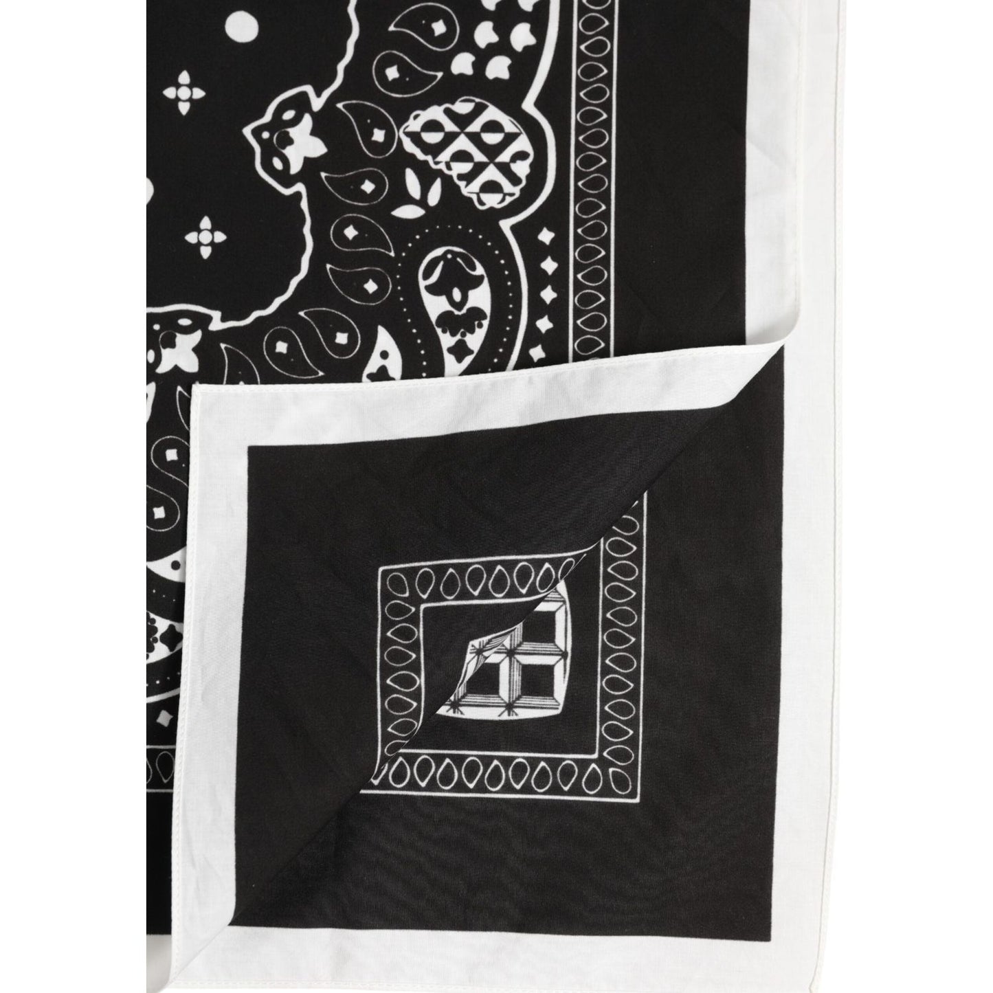 Dolce & Gabbana Black White Bandana Square Foulard Scarf 1728,67345645728,Accessories,Black and White,Dolce & Gabbana,Material: 100% Cotton,Men,Men - Accessories,Preowned / Defect,Scarves - Men - Accessories Dolce & Gabbana MS7229