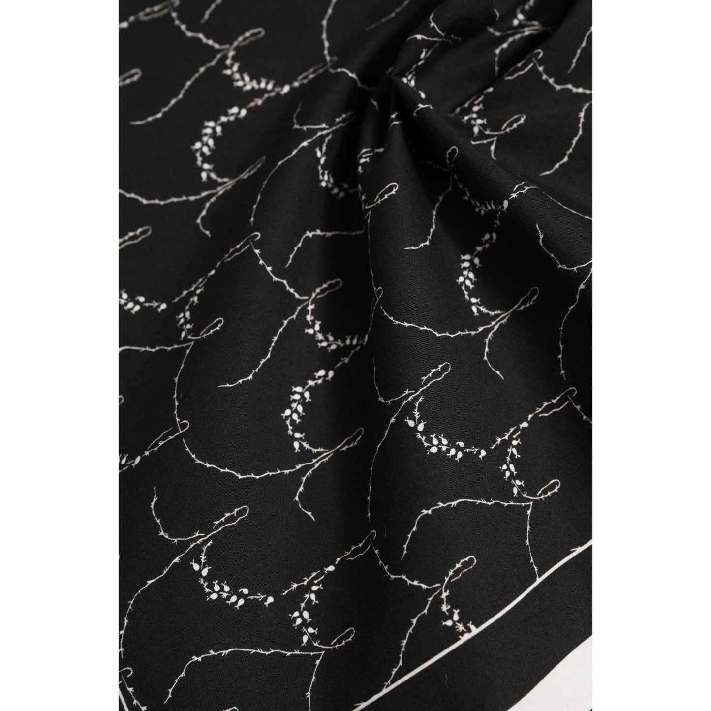 Dolce & Gabbana Black White Printed Square Foulard Scarf 1728,67345645728,Accessories,Black and White,Dolce & Gabbana,Material: 100% Cotton,Men,Men - Accessories,Preowned / Defect,Scarves - Men - Accessories Dolce & Gabbana MS7235