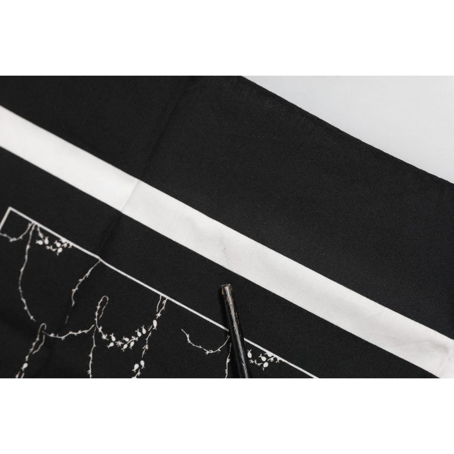 Dolce & Gabbana Black White Printed Square Foulard Scarf 1728,67345645728,Accessories,Black and White,Dolce & Gabbana,Material: 100% Cotton,Men,Men - Accessories,Preowned / Defect,Scarves - Men - Accessories Dolce & Gabbana MS7235
